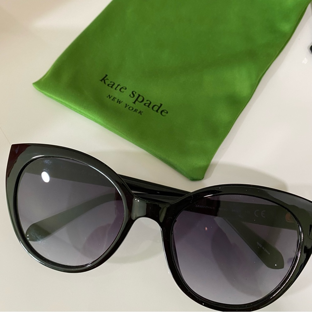 KATE SPADE Black Samantha Sunglasses with Green Drawstring Bag